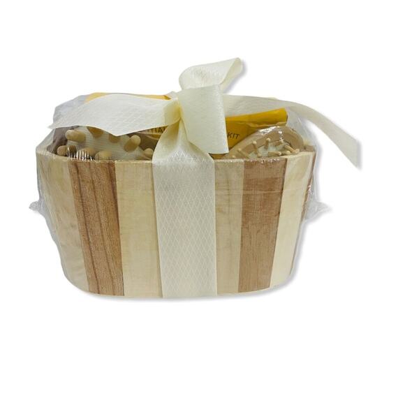 Burt's Bee Essential Kit Spa Gift Basket Welcome Home New Mom Valentine Beecause - Picture 2 of 5